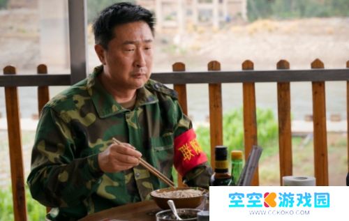 《驻站》临近结局才发现，常胜抓货盗只是辅助，真正主线更让人动容