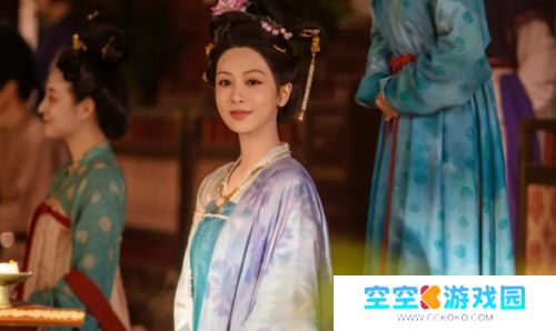 《国色芳华》热度持续上升，本来冲着杨紫去看，却被女二号给惊艳了
