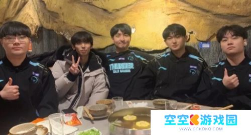 LPL官方向观众妥协，赛后互动环节回归，届时将抽取5位观众上台合影