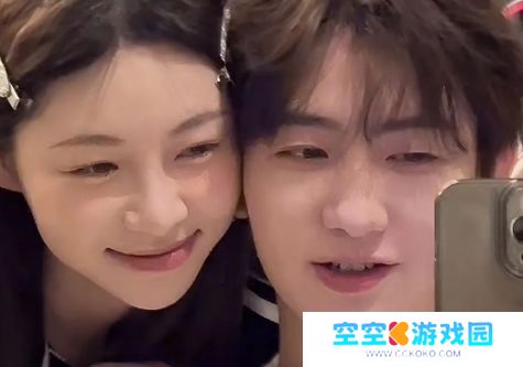 网红痞幼再传新恋情，和新对象亲密互动频繁，网友：两个人越长越像