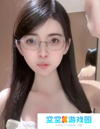 狗头萝莉在寻找新的投资人，称自己很有性价比，锁骨红印反而瞩目