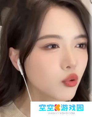 LPL主持骆歆自曝择偶标准，称不想当妈想当女儿，网友：喜欢爹味男友