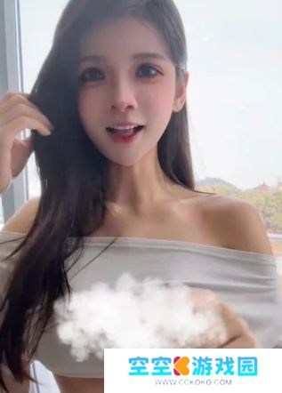 狗头萝莉被质疑“取肋瘦腰”，发视频晒身材回应，让大家没必要焦虑