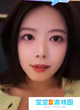 LPL女主持骆歆曝光收入，称去年工资只有16万，网友惊呼：怎么这么少