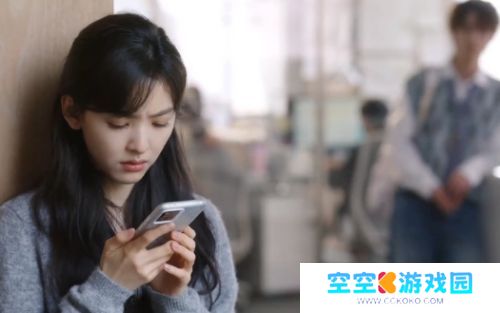 《难哄》温以凡假装梦游，再次抱住了桑延，两人这才知晓对方心意