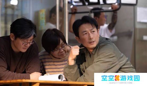 央视力挺新剧《黄雀》3月开播，全员实力派，郭京飞再度高智商破案