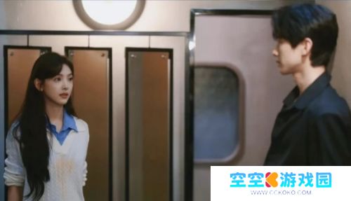 《难哄》看懂桑延陪温以凡玩4年游戏，才猛然发现，他的爱究竟有多深