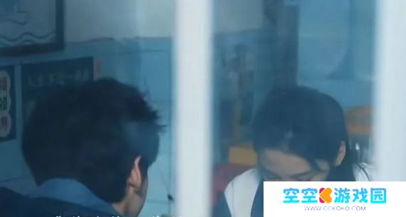 同样表演吃面条，28岁章若楠与29岁虞书欣对比，差距一下子就出来了