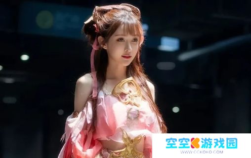 初代二次元主播复归直播，称当主播更适合自己，网友：没钱想我们了