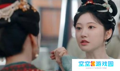 《似锦》开播热度惨淡，复制粘贴剧情无心意，网友：景甜也救不了