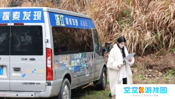 狗头萝莉录综艺首日，素颜形象太美，清纯气质绝佳，网友：越来越好了