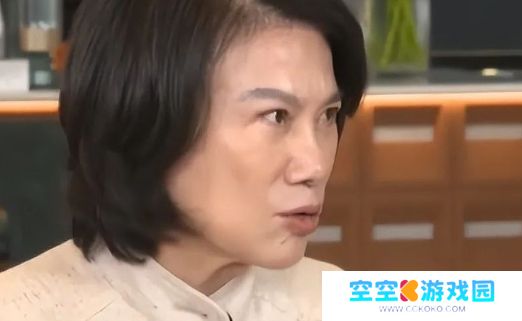 董明珠暗讽雷军，直播间公开痛批，称“有人靠价格低成了领导者”