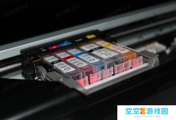 检查墨盒或碳粉 检查墨盒或碳粉