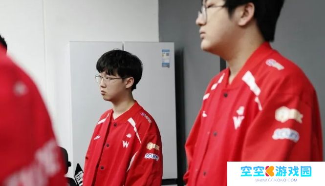 Doinb禁赛事件升级，IG投资人下场开撕，连发多条微博施压官方