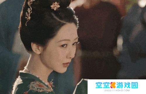 《国色芳华》杨紫哭戏再出圈，但沧桑僵硬的表情却让人感到出戏