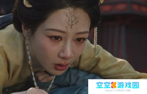 《国色芳华》杨紫哭戏再出圈，但沧桑僵硬的表情却让人感到出戏