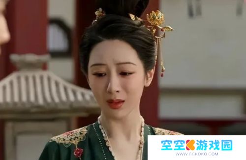 《国色芳华》杨紫哭戏再出圈，但沧桑僵硬的表情却让人感到出戏