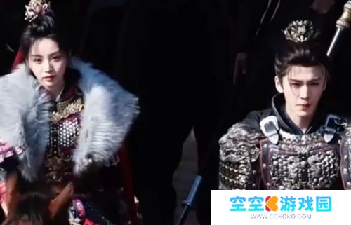 《逐玉》未播先火，张凌赫解锁发冠新造型，和田曦薇同框太般配