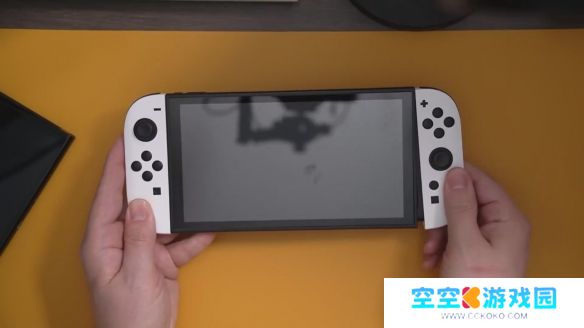 Switch2外观模型泄露影像：屏幕与手柄尺寸均有提升