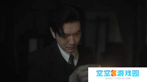 《潜渊》惊艳：失忆特工引爆谍战新玩法，黄晓明“去油”重返上海滩