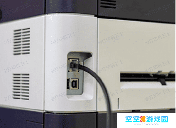 先关闭电源，别硬拽